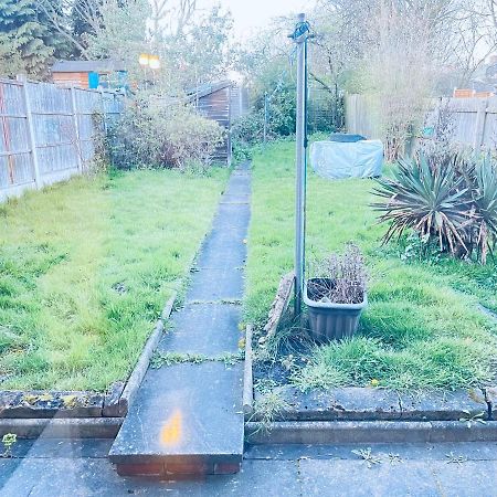 3 Bedroom Holiday House,Close To M6-Express Way To Centre Birmingam Exterior foto